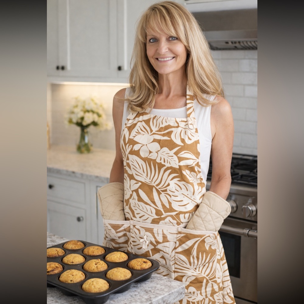 For the Person who has everything, Elegant & Practical Apron